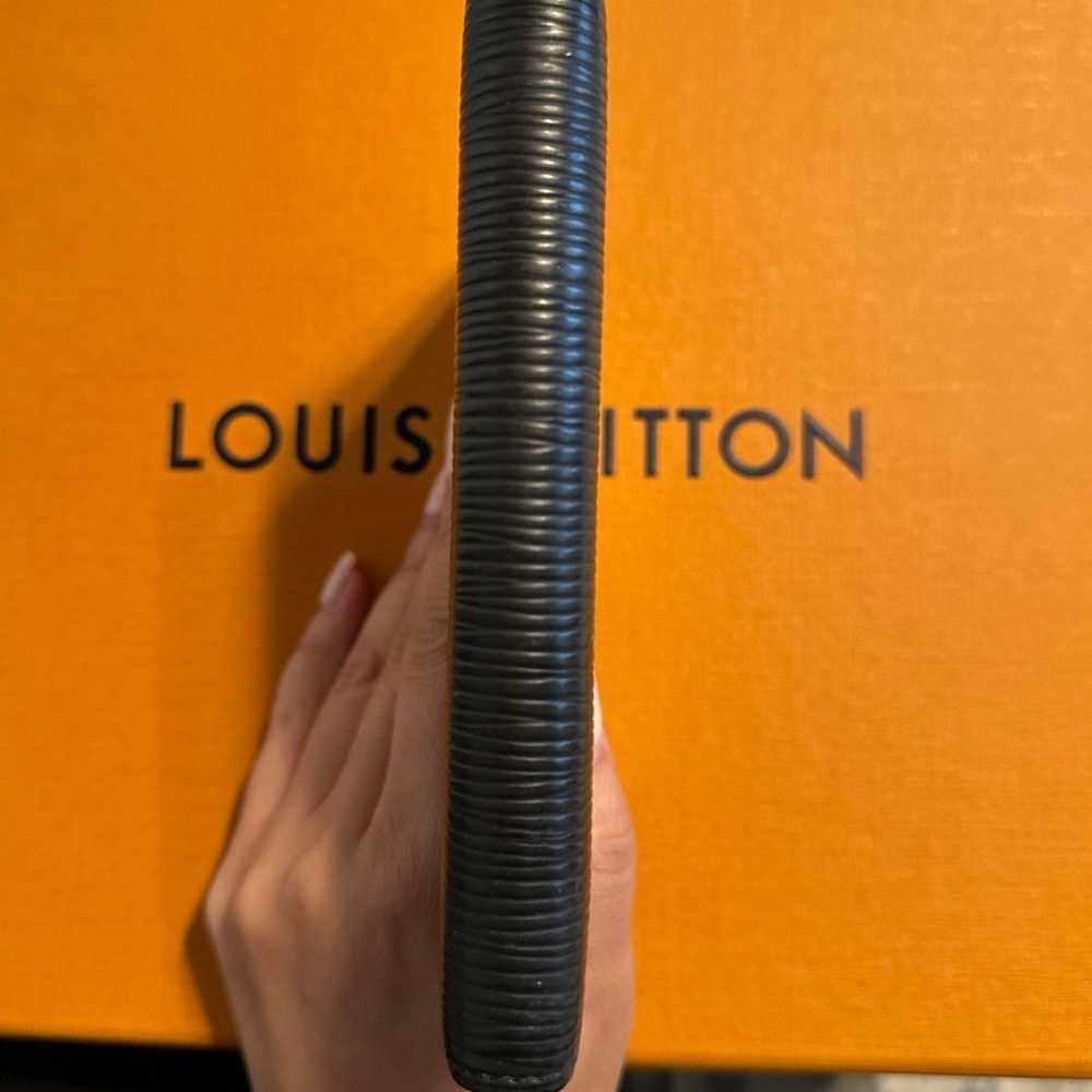 EUC Louis Vuitton Epi agenda PM - Picture 3 of 7